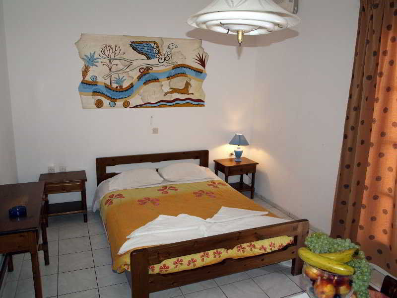 Kafouros Hotel Kamári Quarto foto